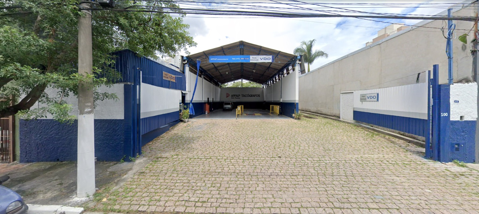 é uma empresa especializada na aferição e manutenção de tacógrafos, atuando com excelência e compromisso em oferecer soluções precisas e eficientes para o controle de jornada e segurança no transporte. Com uma equipe altamente qualificada e tecnologia de ponta, garantimos a conformidade com as normas vigentes e a confiabilidade dos registros de seus veículos. Nosso foco é proporcionar serviços rápidos, precisos e de qualidade, assegurando que nossos clientes operem com confiança e dentro das regulamentações exigidas pelo setor.
